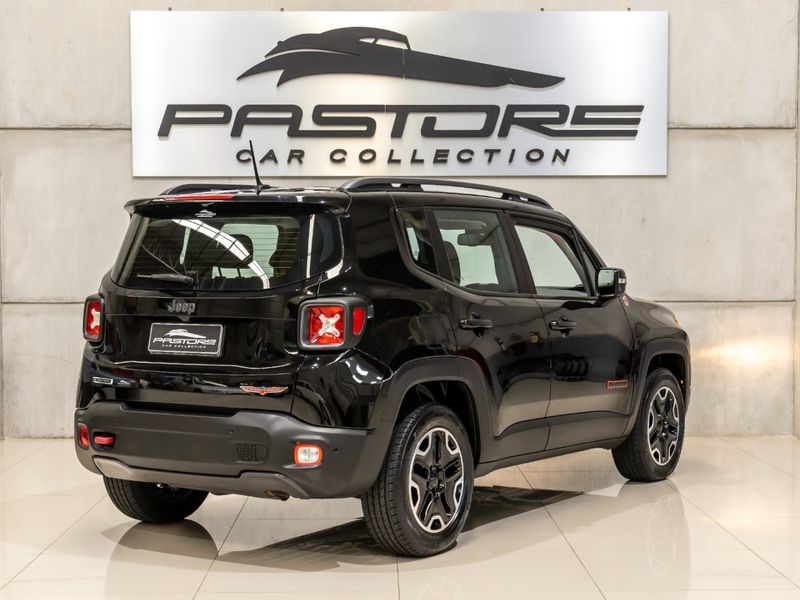 JEEP RENEGADE 2.0 16V TURBO TRAILHAWK 4X4 2015/2016 PASTORE CAR COLLECTION BENTO GONÇALVES / Carros no Vale JEEP RENEGADE 2.0 16V TURBO TRAILHAWK 4X4 2015/2016 PASTORE CAR COLLECTION BENTO GONÇALVES / Carros no Vale