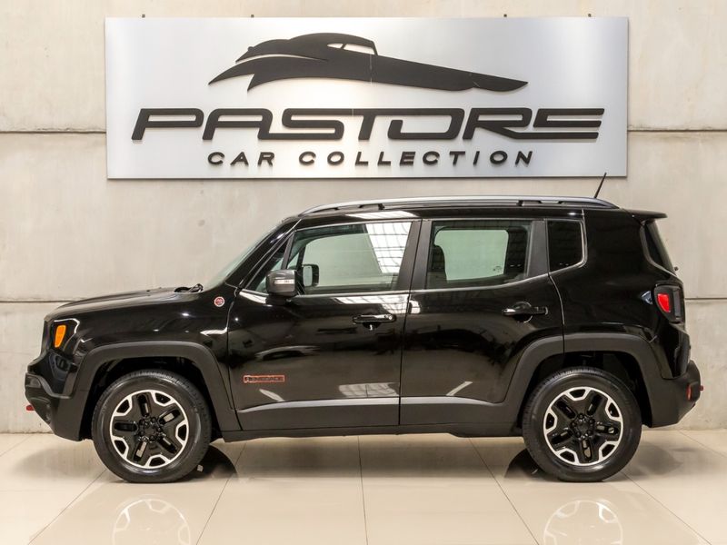 JEEP RENEGADE 2.0 16V TURBO TRAILHAWK 4X4 2015/2016 PASTORE CAR COLLECTION BENTO GONÇALVES / Carros no Vale JEEP RENEGADE 2.0 16V TURBO TRAILHAWK 4X4 2015/2016 PASTORE CAR COLLECTION BENTO GONÇALVES / Carros no Vale