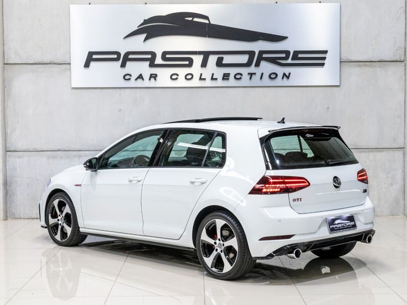 VOLKSWAGEN GOLF 2.0 350 TSI GTI DSG 2019/2019 PASTORE CAR COLLECTION BENTO GONÇALVES / Carros no Vale VOLKSWAGEN GOLF 2.0 350 TSI GTI DSG 2019/2019 PASTORE CAR COLLECTION BENTO GONÇALVES / Carros no Vale