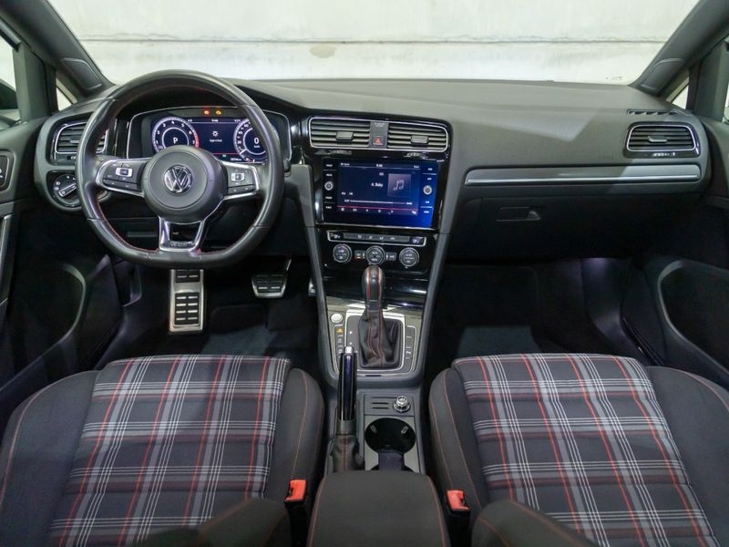 VOLKSWAGEN GOLF 2.0 350 TSI GTI DSG 2019/2019 PASTORE CAR COLLECTION BENTO GONÇALVES / Carros no Vale VOLKSWAGEN GOLF 2.0 350 TSI GTI DSG 2019/2019 PASTORE CAR COLLECTION BENTO GONÇALVES / Carros no Vale