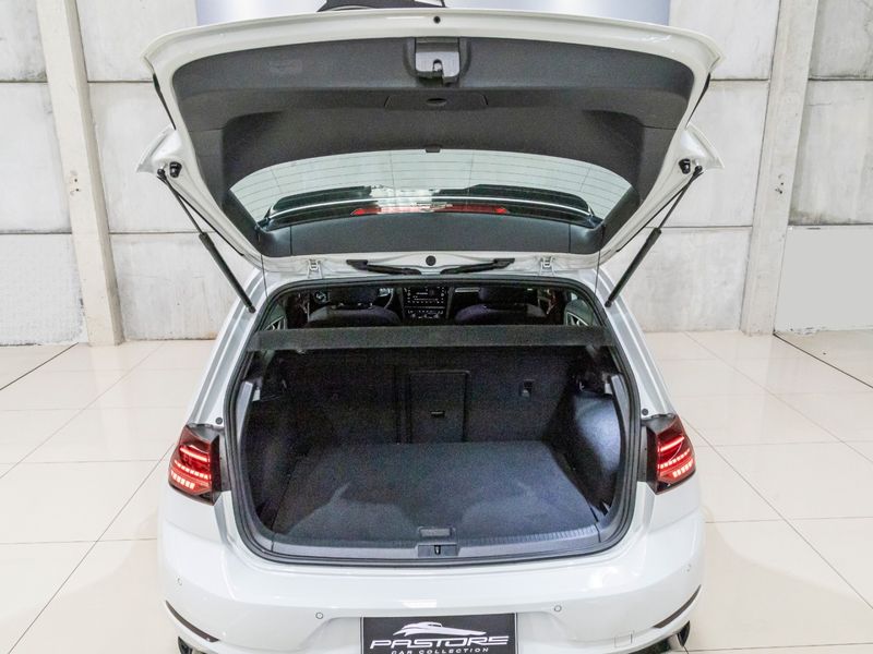 VOLKSWAGEN GOLF 2.0 350 TSI GTI DSG 2019/2019 PASTORE CAR COLLECTION BENTO GONÇALVES / Carros no Vale VOLKSWAGEN GOLF 2.0 350 TSI GTI DSG 2019/2019 PASTORE CAR COLLECTION BENTO GONÇALVES / Carros no Vale