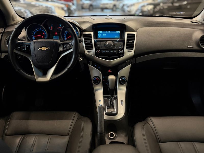 CHEVROLET CRUZE 1.8 LT SPORT6 16V 2015/2016 LEHMEN VEÍCULOS VENÂNCIO AIRES / Carros no Vale