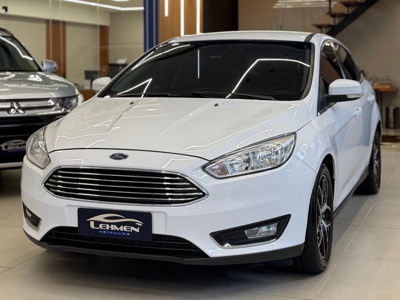 FORD FOCUS 2.0 TITANIUM 16V POWERSHIFT 2016/2016 LEHMEN VEÍCULOS VENÂNCIO AIRES / Carros no Vale