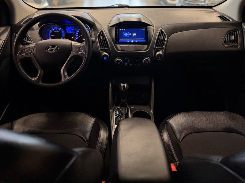 HYUNDAI IX35 2.0 16V 2015/2016 LEHMEN VEÍCULOS VENÂNCIO AIRES / Carros no Vale