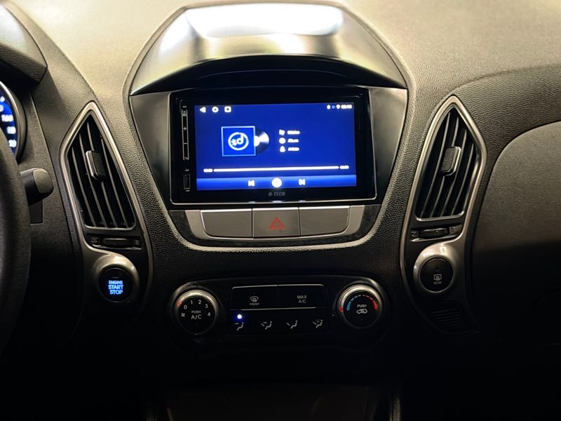 HYUNDAI IX35 2.0 16V 2015/2016 LEHMEN VEÍCULOS VENÂNCIO AIRES / Carros no Vale