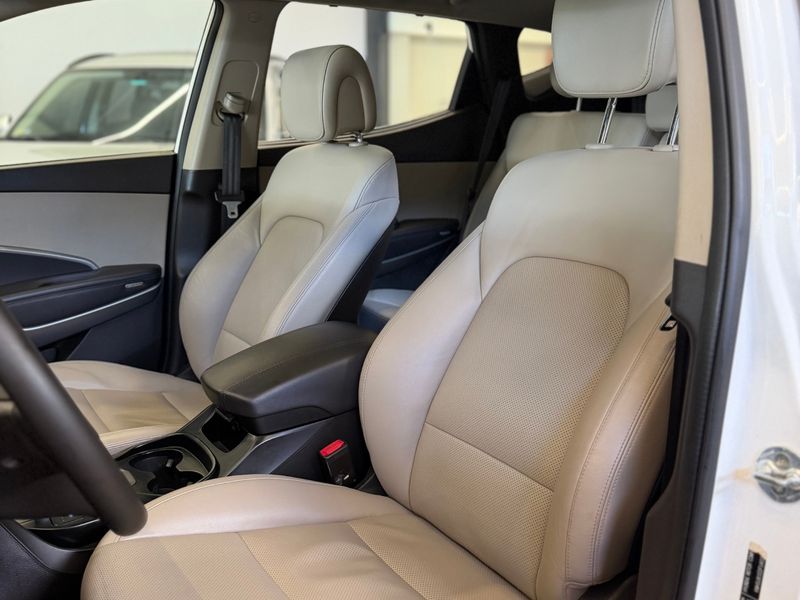 HYUNDAI SANTA FE 3.3 MPFI 4X4 V6 270CV 2014/2015 LEHMEN VEÍCULOS VENÂNCIO AIRES / Carros no Vale HYUNDAI SANTA FE 3.3 MPFI 4X4 V6 270CV 2014/2015 LEHMEN VEÍCULOS VENÂNCIO AIRES / Carros no Vale