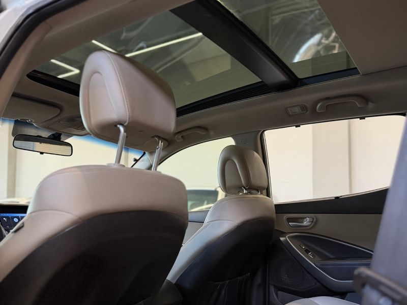 HYUNDAI SANTA FE 3.3 MPFI 4X4 V6 270CV 2014/2015 LEHMEN VEÍCULOS VENÂNCIO AIRES / Carros no Vale HYUNDAI SANTA FE 3.3 MPFI 4X4 V6 270CV 2014/2015 LEHMEN VEÍCULOS VENÂNCIO AIRES / Carros no Vale