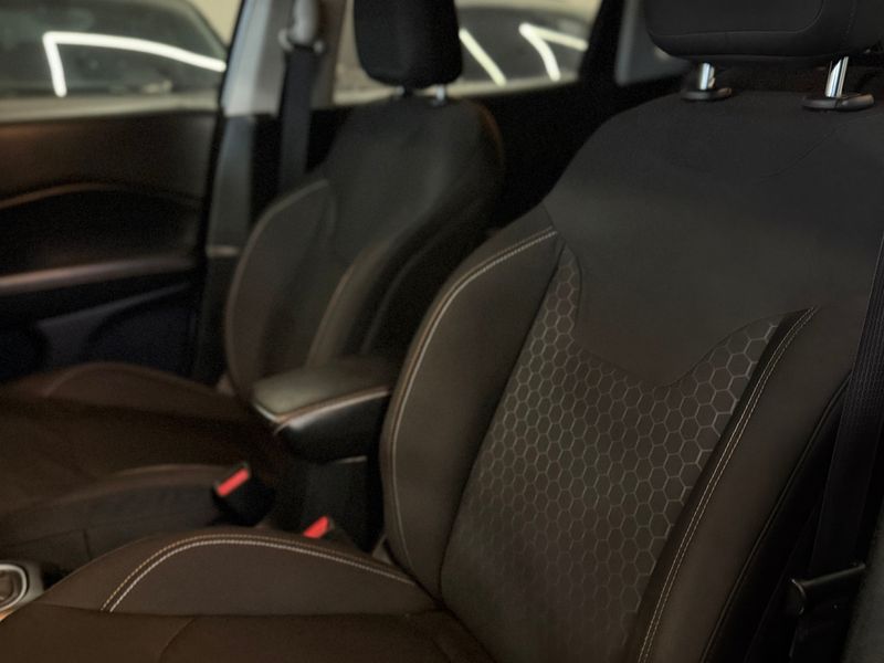 JEEP COMPASS 2.0 16V SPORT 2016/2017 LEHMEN VEÍCULOS VENÂNCIO AIRES / Carros no Vale