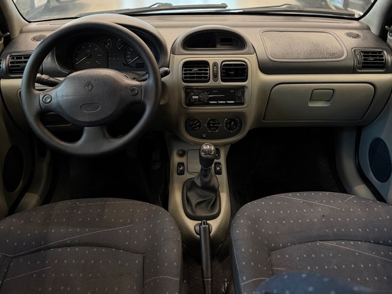 RENAULT CLIO 1.0 EXPRESSION 16V 2004/2004 LEHMEN VEÍCULOS VENÂNCIO AIRES / Carros no Vale