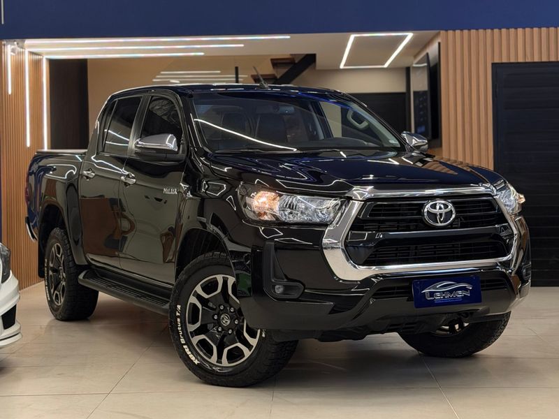 TOYOTA HILUX 2.8 D-4D TURBO CD SRV 4X4 2022/2022 LEHMEN VEÍCULOS VENÂNCIO AIRES / Carros no Vale
