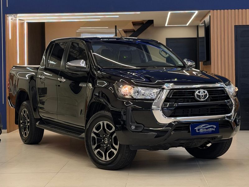 TOYOTA HILUX 2.8 D-4D TURBO CD SRV 4X4 2022/2022 LEHMEN VEÍCULOS VENÂNCIO AIRES / Carros no Vale