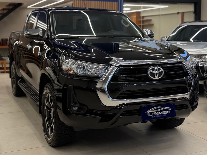 TOYOTA HILUX 2.8 D-4D TURBO CD SRV 4X4 2022/2022 LEHMEN VEÍCULOS VENÂNCIO AIRES / Carros no Vale