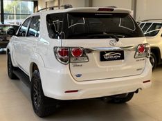 TOYOTA HILUX SW4 3.0 SRV 4X4 16V TURBO INTERCOOLER 2014/2015 LEHMEN VEÍCULOS VENÂNCIO AIRES / Carros no Vale