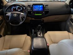 TOYOTA HILUX SW4 3.0 SRV 4X4 16V TURBO INTERCOOLER 2014/2015 LEHMEN VEÍCULOS VENÂNCIO AIRES / Carros no Vale