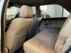 TOYOTA HILUX SW4 3.0 SRV 4X4 16V TURBO INTERCOOLER 2014/2015 LEHMEN VEÍCULOS VENÂNCIO AIRES / Carros no Vale