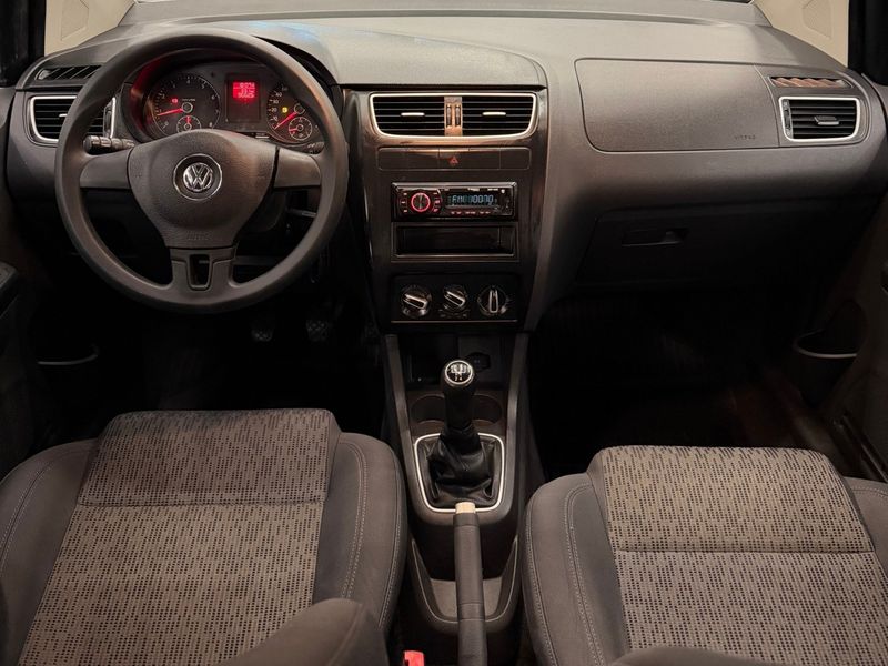 VOLKSWAGEN FOX 1.6 MI 8V 2013/2013 LEHMEN VEÍCULOS VENÂNCIO AIRES / Carros no Vale