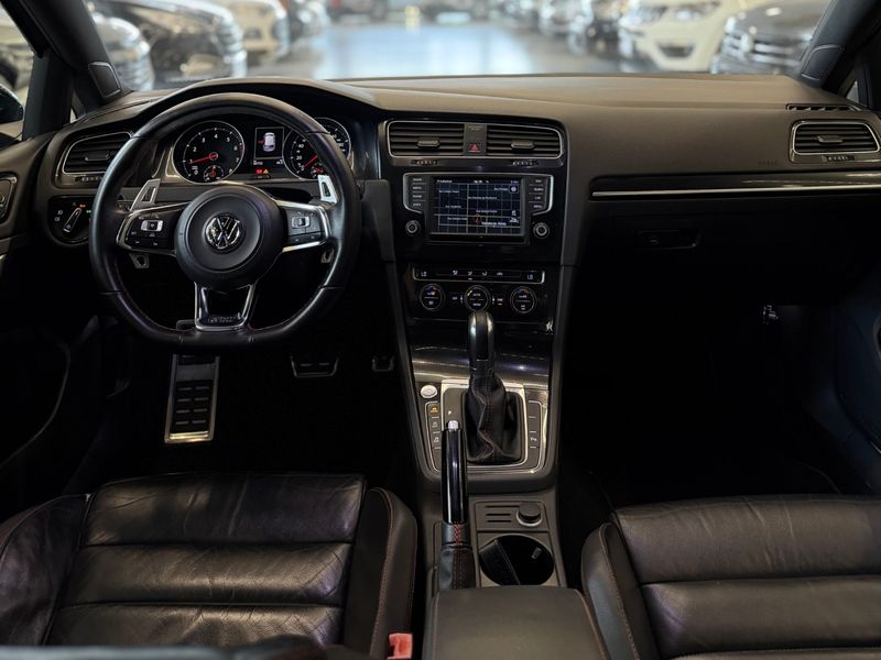 VOLKSWAGEN GOLF 2.0 TSI GTI 16V TURBO 2016/2016 LEHMEN VEÍCULOS VENÂNCIO AIRES / Carros no Vale