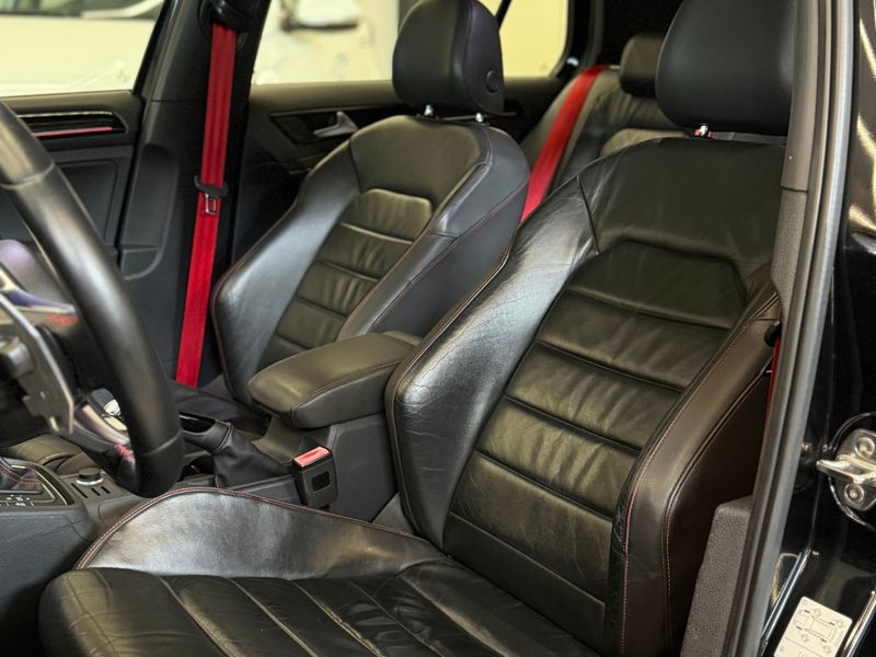 VOLKSWAGEN GOLF 2.0 TSI GTI 16V TURBO 2016/2016 LEHMEN VEÍCULOS VENÂNCIO AIRES / Carros no Vale