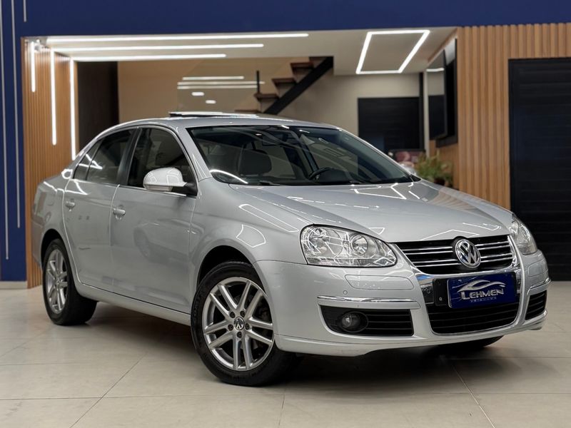 VOLKSWAGEN JETTA 2.5 I 20V 170CV TIPTRONIC 2010/2010 LEHMEN VEÍCULOS VENÂNCIO AIRES / Carros no Vale