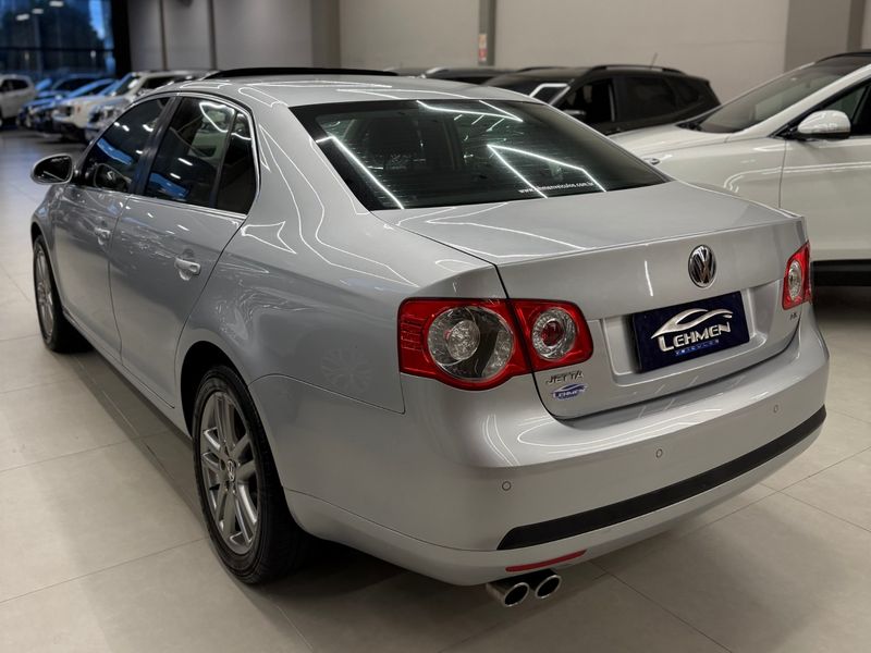VOLKSWAGEN JETTA 2.5 I 20V 170CV TIPTRONIC 2010/2010 LEHMEN VEÍCULOS VENÂNCIO AIRES / Carros no Vale