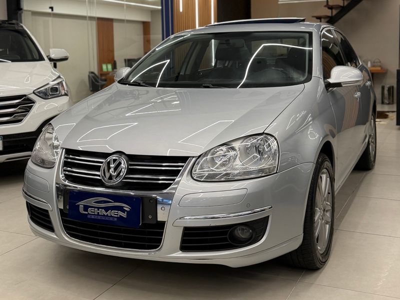 VOLKSWAGEN JETTA 2.5 I 20V 170CV TIPTRONIC 2010/2010 LEHMEN VEÍCULOS VENÂNCIO AIRES / Carros no Vale