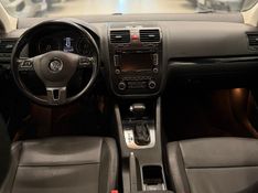 VOLKSWAGEN JETTA 2.5 I 20V 170CV TIPTRONIC 2010/2010 LEHMEN VEÍCULOS VENÂNCIO AIRES / Carros no Vale