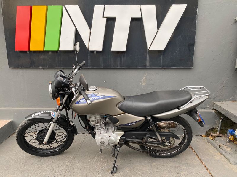 Honda Motos Cg 125 Titan Ks 2000/2000 NECO TOLATI VEÍCULOS VENÂNCIO AIRES / Carros no Vale