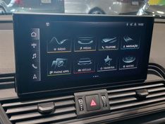 Audi Q5 2.0 45 TFSI GASOLINA S-LINE QUATTRO S TRONIC 2021/2022 BETIOLO NOVOS E SEMINOVOS LAJEADO / Carros no Vale
