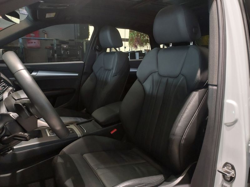 Audi Q5 2.0 45 TFSI GASOLINA S-LINE QUATTRO S TRONIC 2021/2022 BETIOLO NOVOS E SEMINOVOS LAJEADO / Carros no Vale Audi Q5 2.0 45 TFSI GASOLINA S-LINE QUATTRO S TRONIC 2021/2022 BETIOLO NOVOS E SEMINOVOS LAJEADO / Carros no Vale