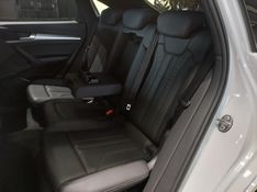 Audi Q5 2.0 45 TFSI GASOLINA S-LINE QUATTRO S TRONIC 2021/2022 BETIOLO NOVOS E SEMINOVOS LAJEADO / Carros no Vale