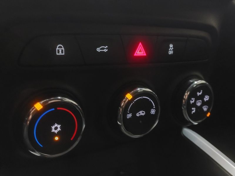 Chevrolet ONIX 1.0 FLEX LT MANUAL 2021/2022 BETIOLO NOVOS E SEMINOVOS LAJEADO / Carros no Vale Chevrolet ONIX 1.0 FLEX LT MANUAL 2021/2022 BETIOLO NOVOS E SEMINOVOS LAJEADO / Carros no Vale