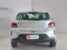 Chevrolet ONIX 1.0 FLEX LT MANUAL 2022/2023 BETIOLO NOVOS E SEMINOVOS LAJEADO / Carros no Vale