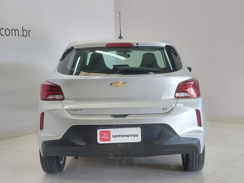 Chevrolet ONIX 1.0 FLEX LT MANUAL 2022/2023 BETIOLO NOVOS E SEMINOVOS LAJEADO / Carros no Vale Chevrolet ONIX 1.0 FLEX LT MANUAL 2022/2023 BETIOLO NOVOS E SEMINOVOS LAJEADO / Carros no Vale