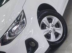 Chevrolet ONIX 1.0 FLEX MANUAL 2023/2024 BETIOLO NOVOS E SEMINOVOS LAJEADO / Carros no Vale