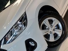 Chevrolet ONIX 1.0 FLEX MANUAL 2023/2024 BETIOLO NOVOS E SEMINOVOS LAJEADO / Carros no Vale