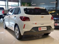 Chevrolet ONIX 1.0 FLEX MANUAL 2023/2024 BETIOLO NOVOS E SEMINOVOS LAJEADO / Carros no Vale