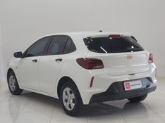 Chevrolet ONIX 1.0 FLEX MANUAL 2023/2024 BETIOLO NOVOS E SEMINOVOS LAJEADO / Carros no Vale