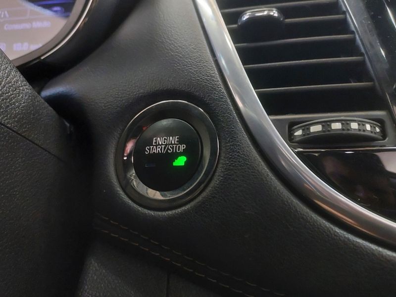 Chevrolet TRACKER 1.4 16V TURBO FLEX PREMIER AUTOMÁTICO 2019/2019 BETIOLO NOVOS E SEMINOVOS LAJEADO / Carros no Vale