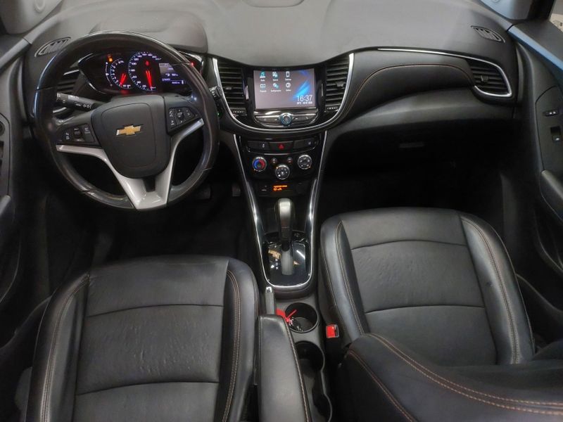 Chevrolet TRACKER 1.4 16V TURBO FLEX PREMIER AUTOMÁTICO 2019/2019 BETIOLO NOVOS E SEMINOVOS LAJEADO / Carros no Vale