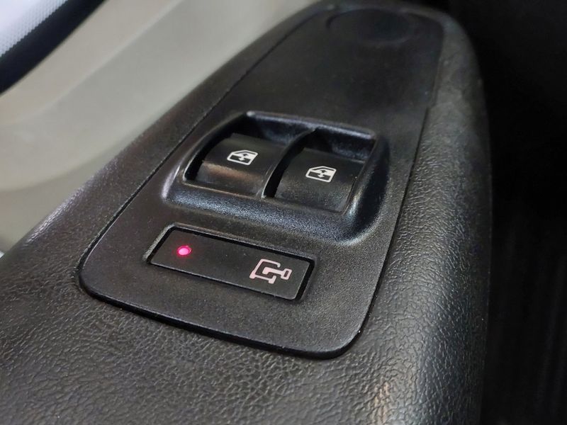 Fiat DUCATO 2.3 MULTIJET DIESEL CARGO CURTO MANUAL 2017/2018 BETIOLO NOVOS E SEMINOVOS LAJEADO / Carros no Vale Fiat DUCATO 2.3 MULTIJET DIESEL CARGO CURTO MANUAL 2017/2018 BETIOLO NOVOS E SEMINOVOS LAJEADO / Carros no Vale
