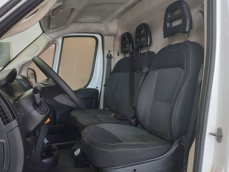 Fiat DUCATO 2.3 MULTIJET DIESEL CARGO CURTO MANUAL 2017/2018 BETIOLO NOVOS E SEMINOVOS LAJEADO / Carros no Vale Fiat DUCATO 2.3 MULTIJET DIESEL CARGO CURTO MANUAL 2017/2018 BETIOLO NOVOS E SEMINOVOS LAJEADO / Carros no Vale