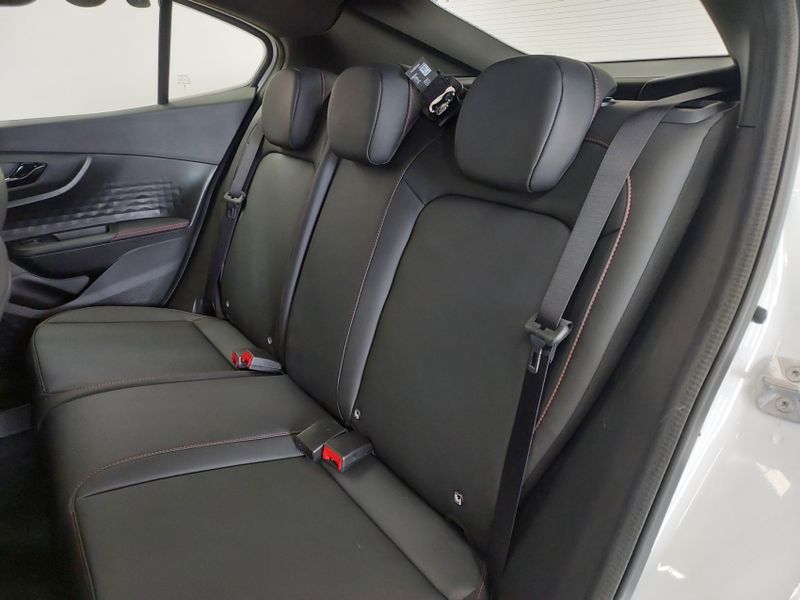 Fiat FASTBACK 1.3 TURBO 270 FLEX ABARTH AT6 2025/2026 BETIOLO NOVOS E SEMINOVOS LAJEADO / Carros no Vale