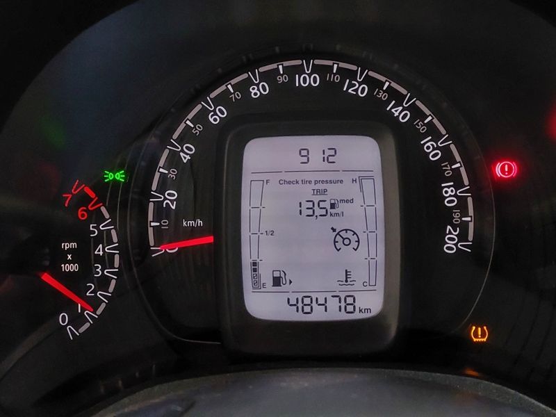 Fiat MOBI 1.0 EVO FLEX LIKE MANUAL 2023/2024 BETIOLO NOVOS E SEMINOVOS LAJEADO / Carros no Vale