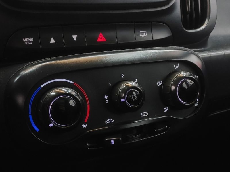 Fiat MOBI 1.0 EVO FLEX LIKE MANUAL 2023/2024 BETIOLO NOVOS E SEMINOVOS LAJEADO / Carros no Vale