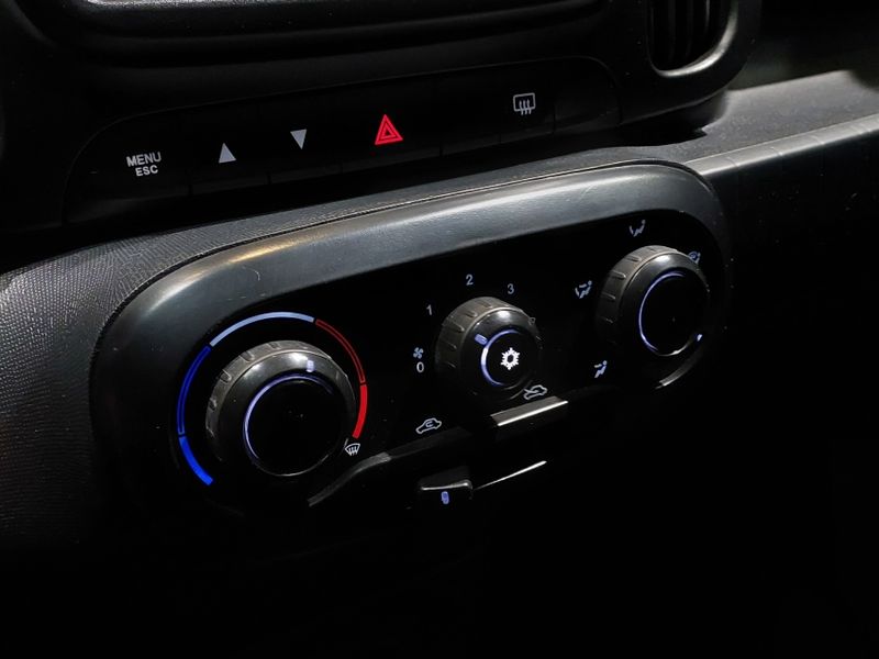 Fiat MOBI 1.0 EVO FLEX LIKE MANUAL 2023/2024 BETIOLO NOVOS E SEMINOVOS LAJEADO / Carros no Vale