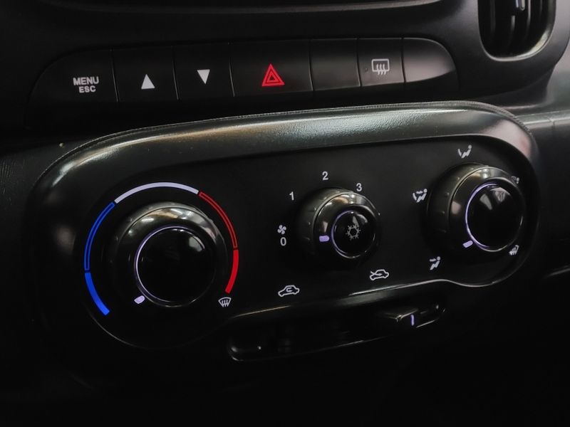 Fiat MOBI 1.0 EVO FLEX LIKE MANUAL 2023/2024 BETIOLO NOVOS E SEMINOVOS LAJEADO / Carros no Vale