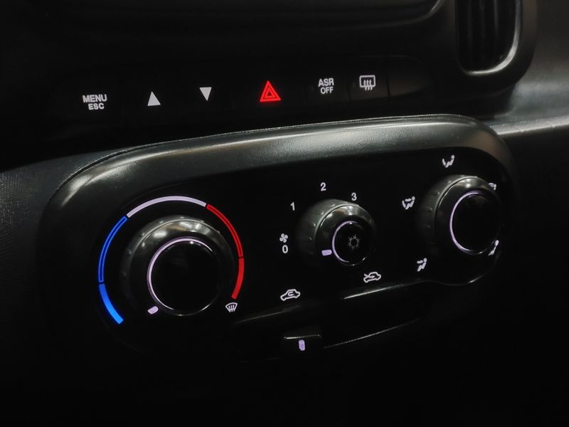 Fiat MOBI 1.0 EVO FLEX LIKE MANUAL 2024/2024 BETIOLO NOVOS E SEMINOVOS LAJEADO / Carros no Vale