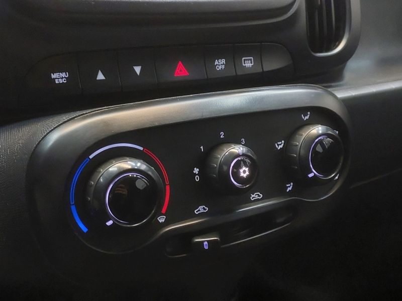 Fiat MOBI 1.0 EVO FLEX LIKE MANUAL 2024/2024 BETIOLO NOVOS E SEMINOVOS LAJEADO / Carros no Vale