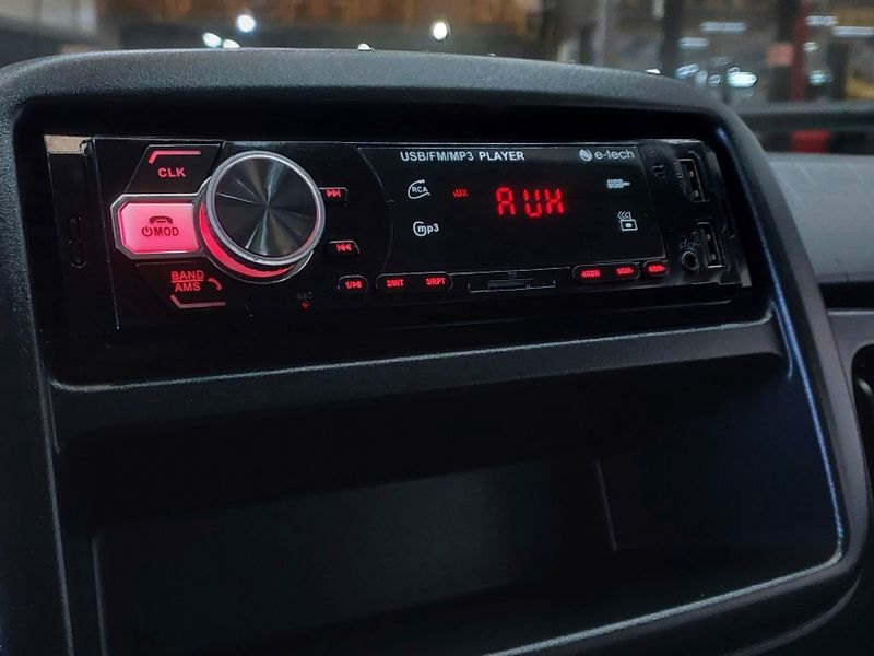 Fiat MOBI 1.0 EVO FLEX LIKE MANUAL 2023/2024 BETIOLO NOVOS E SEMINOVOS LAJEADO / Carros no Vale