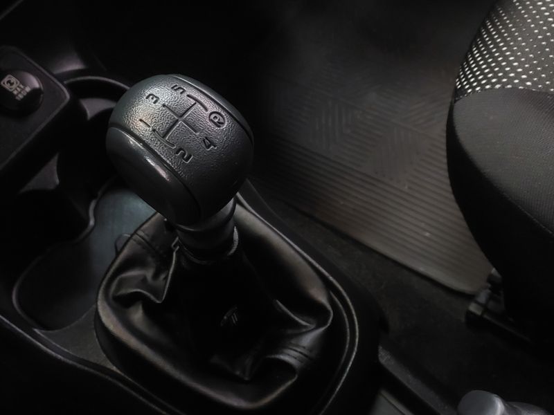 Fiat MOBI 1.0 EVO FLEX LIKE MANUAL 2023/2024 BETIOLO NOVOS E SEMINOVOS LAJEADO / Carros no Vale